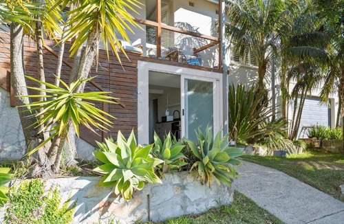 Freshwater Apartment | Freshwater Coastal Nook Walk to Beach & Cafes