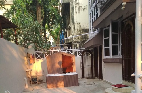 Chembur East Villa | Fully furnished Studio Apartment on second floor of Chembur Mumbai Bungalow