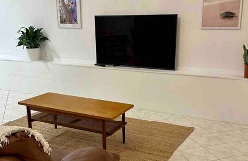 Waterloo Apartment | Garden Level Mid Chapel