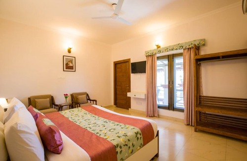 Kasauli Hotel | GhumoG Stay's