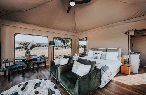 Glen Davis Hotel | Glamping at Wildnest Farmstay - Kookaburra