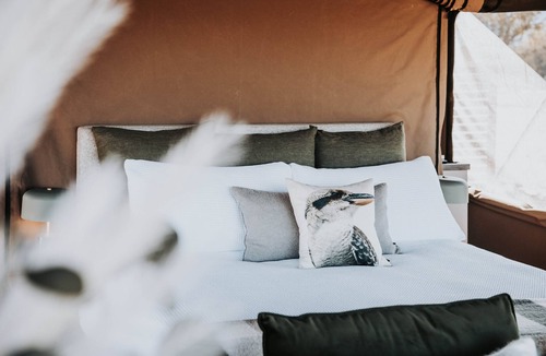 Glen Davis Hotel | Glamping at Wildnest Farmstay - Kookaburra