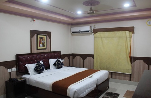 Bhubaneshwar Hotel | Gokul Plaza