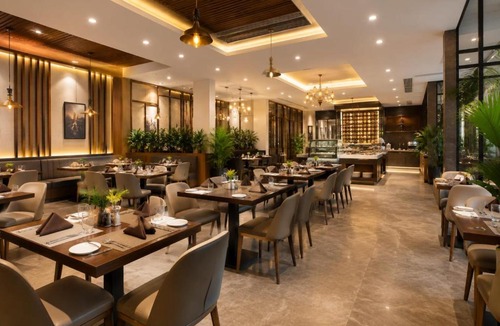 Kolkata House | Golden Palace