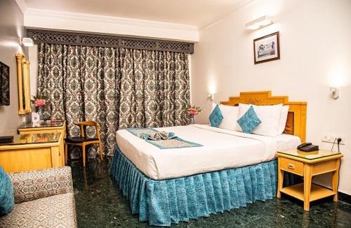 Park Street Hotel | Golden Parkk Hotel