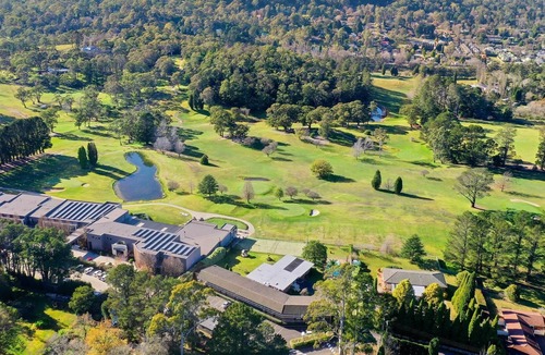 Bowral Apartment | Golf View Villa Bowral - with swimming pool & Tennis court