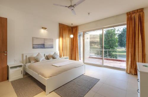 Agara Villa | GolfView Home by StayJade4BHKGarden30min E-city