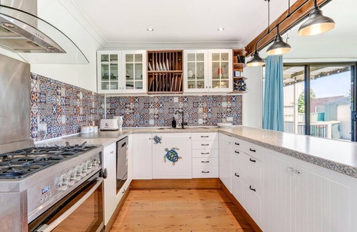 Goulburn House | Goulburn Stay with Garden Views & Comfort