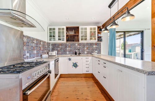 Goulburn House | Goulburn Stay with Garden Views & Comfort