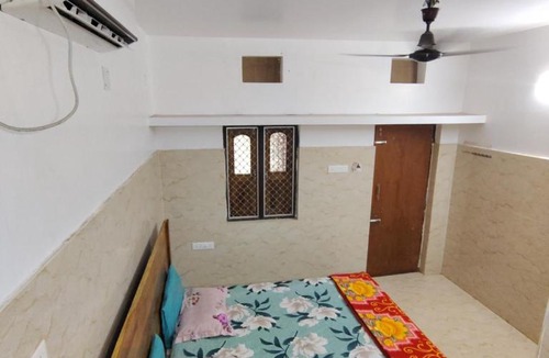 Puri House | Gourinandan lodge 300m from sea beach 1km from railway station
