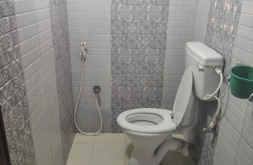 Puri House | Gourinandan lodge 300m from sea beach 1km from railway station