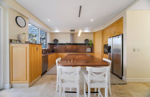 Seaforth House | Grand Apartment by the Harbor on Sydney's Northern Beaches
