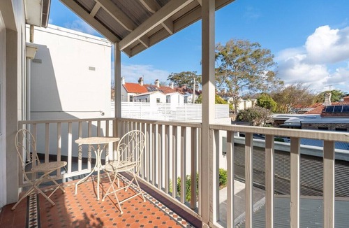 Glebe Apartment | Grand Victorian Stay in the Heart of Glebe