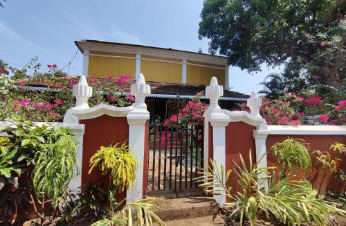 Anjuna Hotel | Granpa's Inn Hotel Bougainvillea