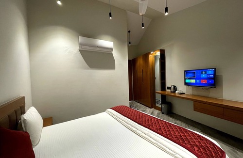 Navsari Hotel | Green Paradise
