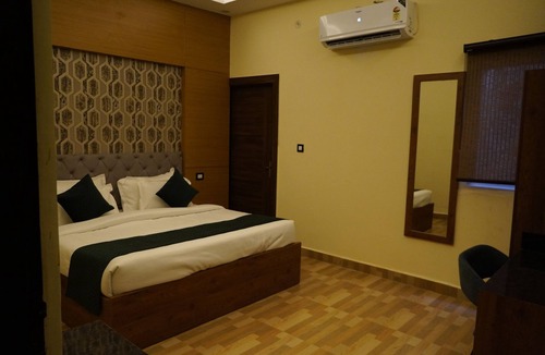 Sadabad Hotel | Green Sarovar Hotel & Restaurant