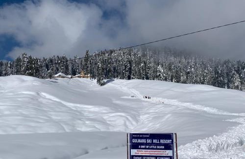 Srinagar Hotel | Gulmarg Ski Hill Resort