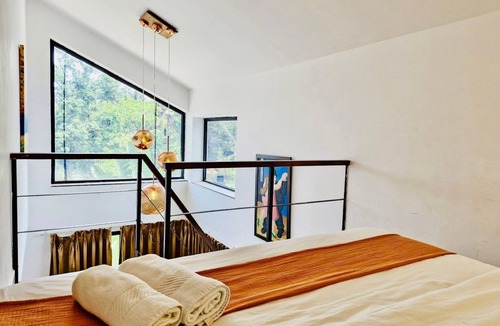 Gauravaddo Bed & Breakfast | Half Hotel