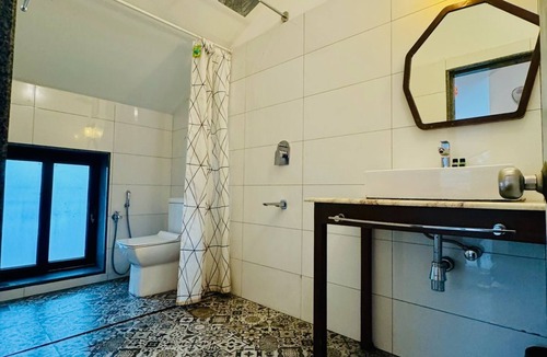 Gauravaddo Bed & Breakfast | Half Hotel