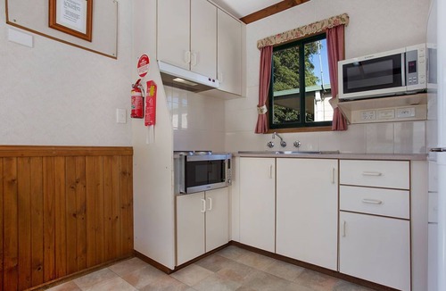 Hamilton House | Hamilton Caravan Park