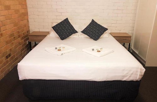 Mayfield Hotel | Hanbury Lodge