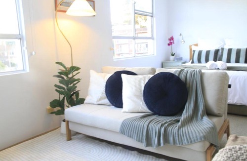 McMahons Point Apartment | Harbour Bridge Views at Pool Sleeps 4 Parking