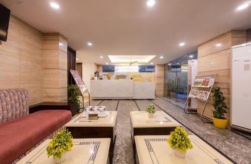 DLF Phase 3 Hotel | Haris Court Cyber City