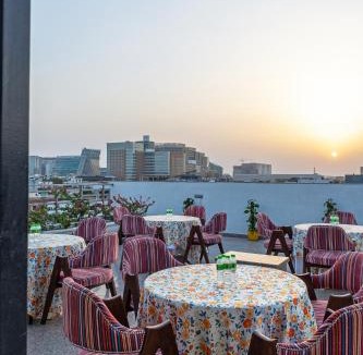 DLF Phase 3 Hotel | Haris Court Cyber City