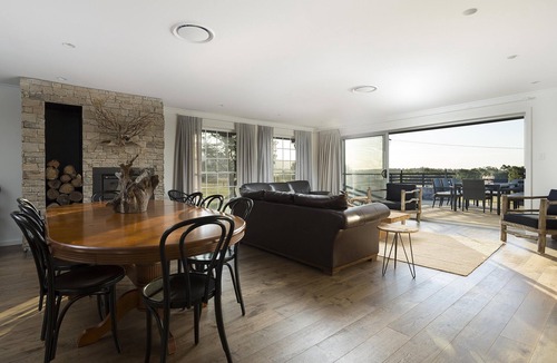 Pokolbin House | Harkham House - Harkham House is a 4-bedroom, 2.5-bathroom