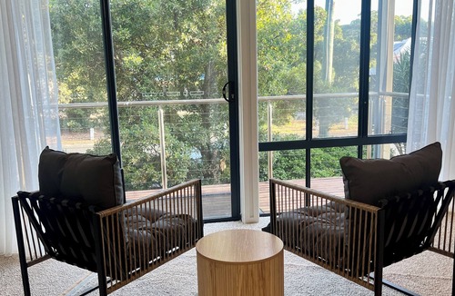 Hawks Nest House | Hawks Nest Holiday Haven -Relaxed Coastal Getaway
