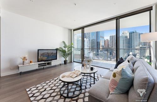 Chinatown Apartment | Haymarket Prime Location Charming 2 Bed