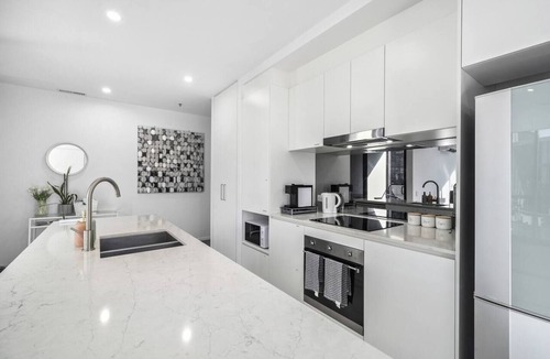 Belconnen Apartment | Heart of Belconnen/2BR/2BA/pool/spa/sauna/gym/UC