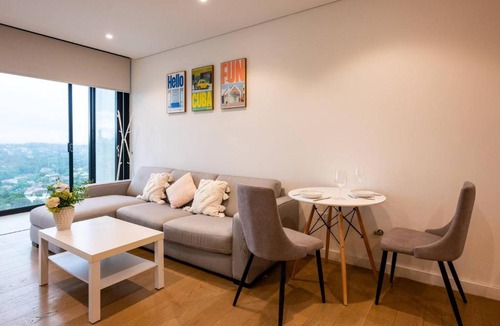St. Leonards Apartment | High-Rise1BR Views Free Parking St Leonards