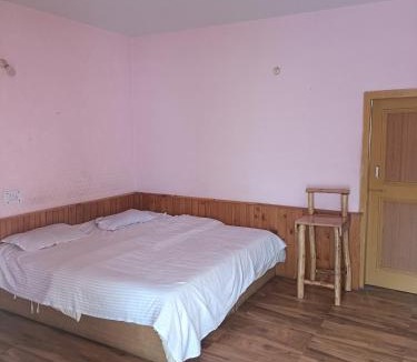 Old Manali House | Himalayan Heritage Homestay