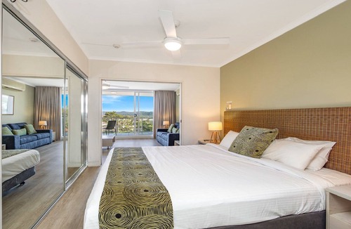Ettalong Beach House | HINTERLAND LUXURY - 1 Bedroom Hinterland View Apt
