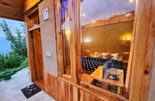 Banjar Hostel | Hipostel Laida King Room with Mountain View