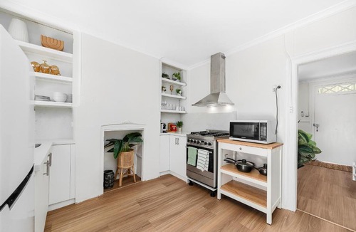 Barangaroo Villa | Historic 3BR Stay Harbour Bridge Comfortable