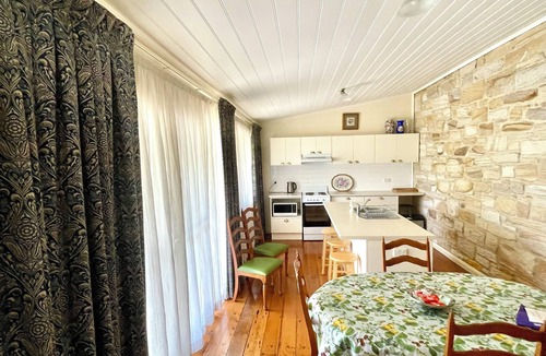 Mittagong House | Historic Sandstone cottage fully appointed for all needs & pet friendly as well