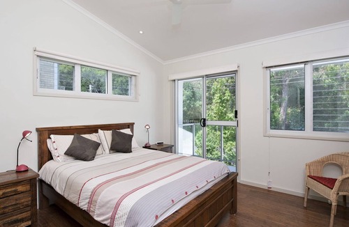 Shoal Bay House | Holiday accommodation in Shoal Bay