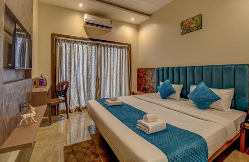 Wai Hotel | Holiday Plus