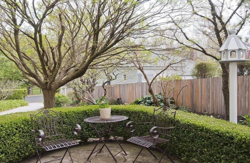 Bowral House | Hollyoak Cottage — Stay 3 Pay 2