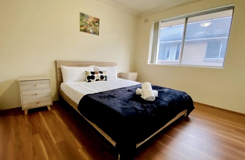 Homebush Apartment | Homebush West APT Perfect location+Wifi+Parking