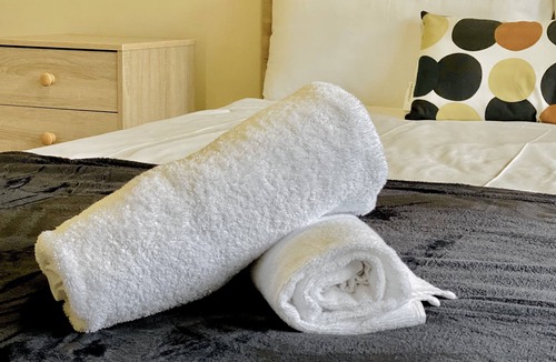 Homebush Apartment | Homebush West APT Perfect location+Wifi+Parking