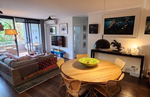 Redfern Apartment | Homely Apartment In Sought After Building