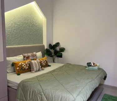 Indore Bed & Breakfast | Homly stays, premium 1BHK in the center of the city