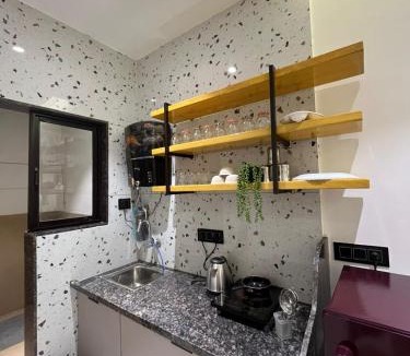 Indore Bed & Breakfast | Homly stays, premium 1BHK in the center of the city