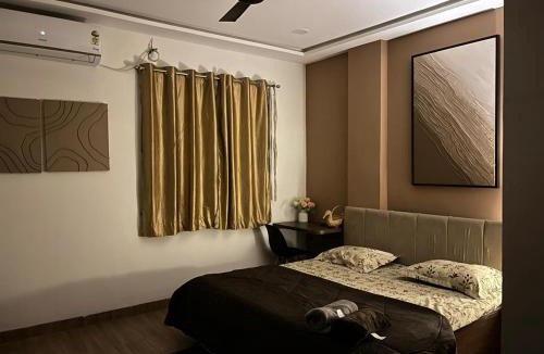 Bhanvarkuan Bed & Breakfast | Homly stays, premium 1BHK in the center of the city