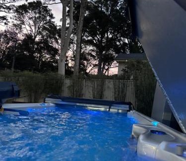 Glenning Valley House | Hot swimming Spa Pool Family Retreat
