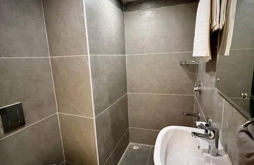 HITEC City Hotel | Hotel 5 Elements Madhapur