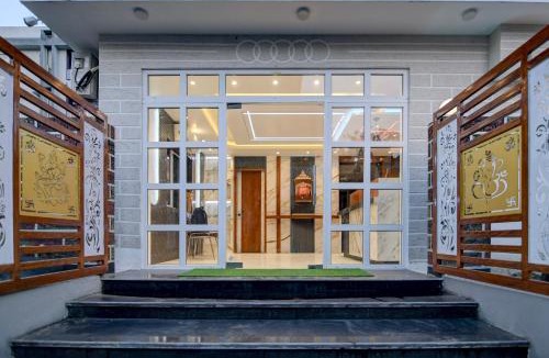 New Town Hotel | Hotel Aarnika Villa